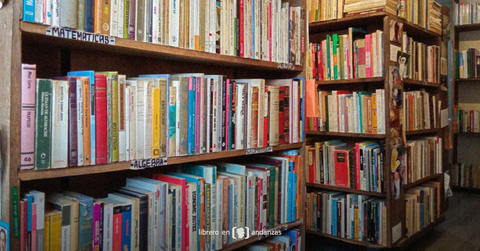 La Librería de Álamos: Un Oasis Literario Renacido por su Comunidad
