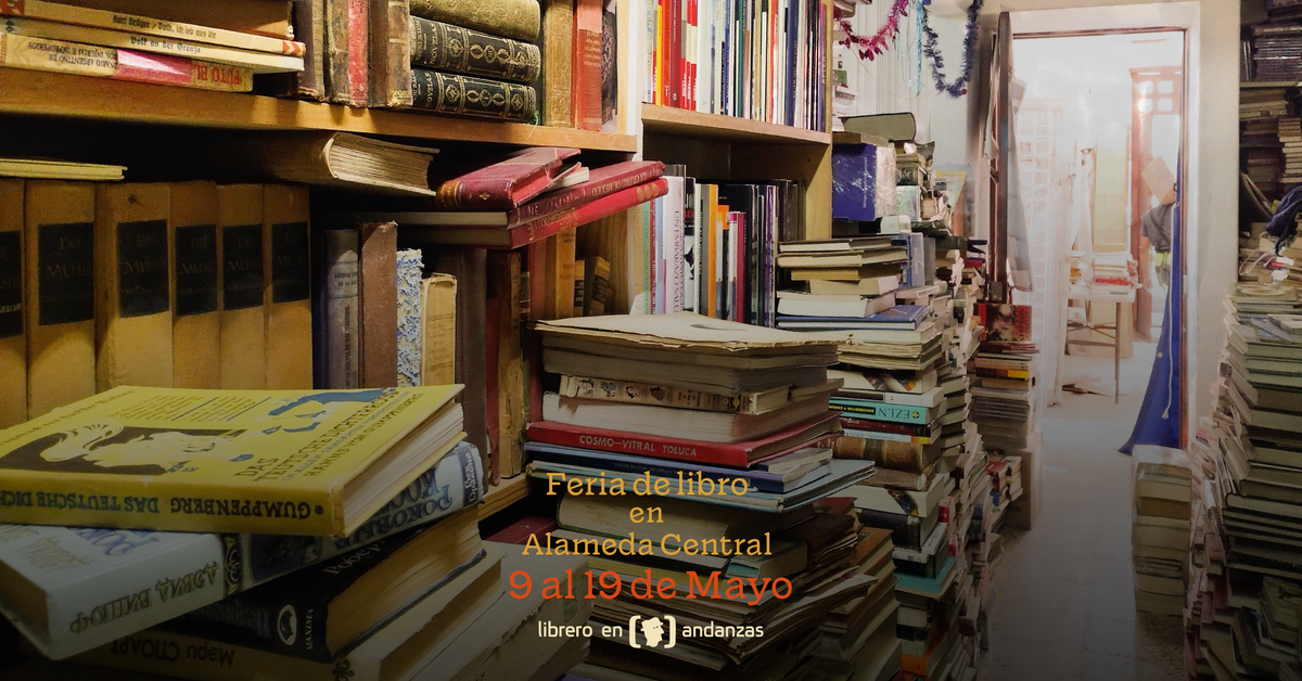 Librero en Andanzas en la Feria del Libro en la Alameda Central: Un Oasis Literario