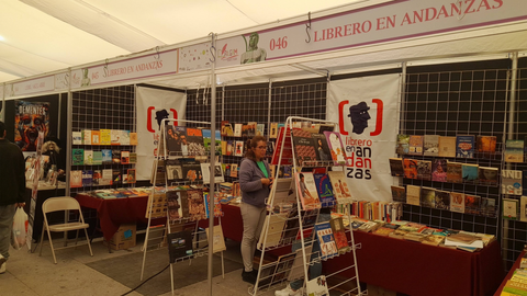 La lluvia llegó sin aviso, y los lectores no se fueron.